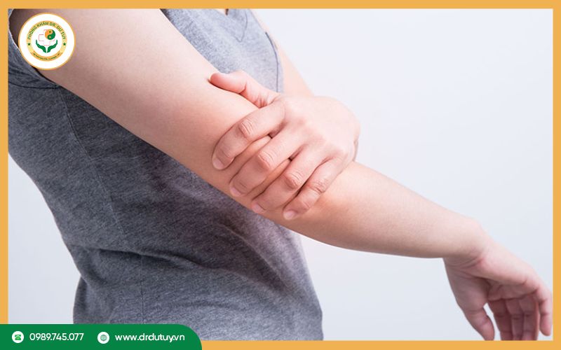 Bị đau buốt trong xương ống tay là dấu hiệu gì và cách xử lý