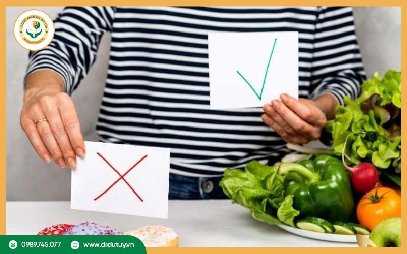 Bị mụn nhọt kiêng ăn gì? Top 12 thực phẩm nên tránh