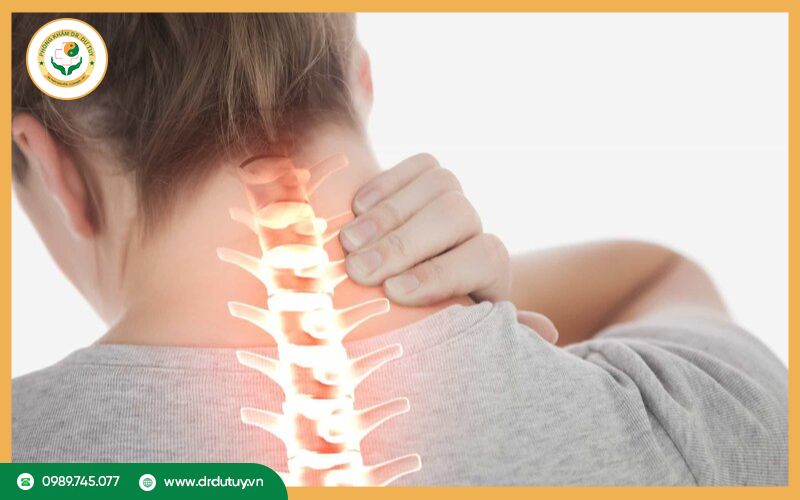 Bị thoát vị đĩa đệm có nên dùng cao dán