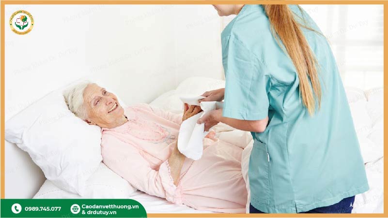 chăm sóc bệnh nhân tai biến tại nhà
