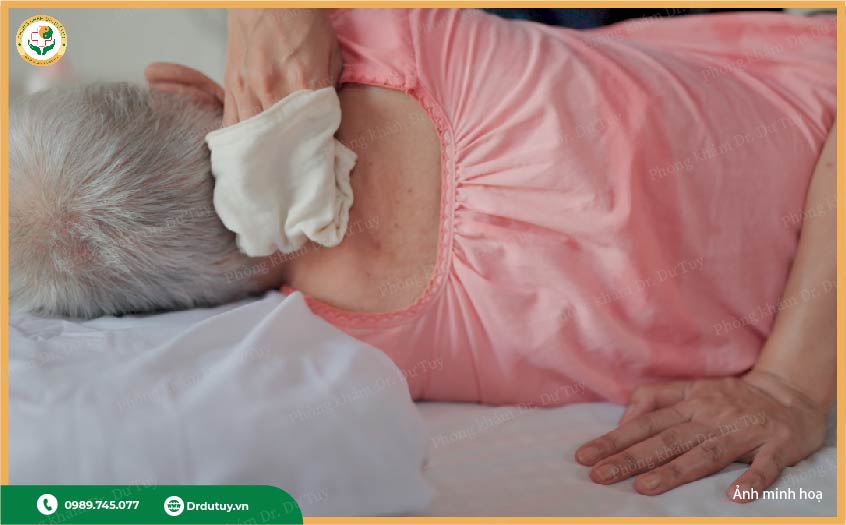 chăm sóc người cao tuổi