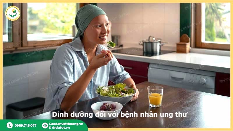 chế độ ăn cho người ung thư ăn salad tại nhà