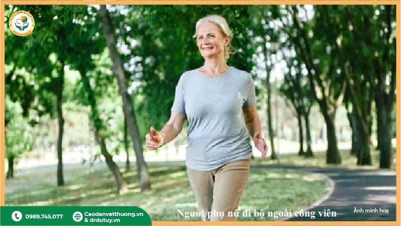 đi bộ yoga tập luyện tốt cho xương khớp phụ nữ