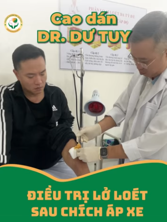 Thăm khám và điều trị vết thương vùng cẳng chân, bằng Cao dán gia truyền