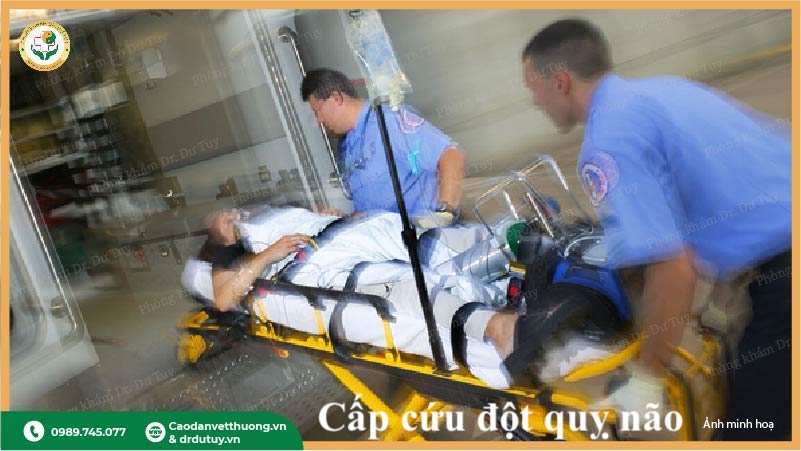 đưa người đột quỵ đi cấp cứu đúng cách