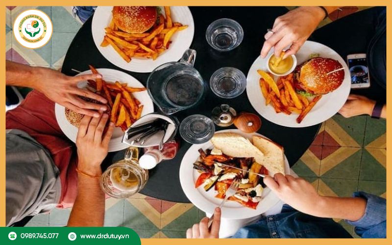 Ảnh hưởng của chế độ ăn uống đối với mụn nhọt