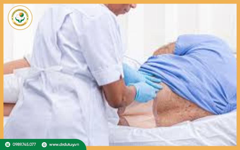 Lưu ý khi chăm sóc người có nguy cơ loét tì đè