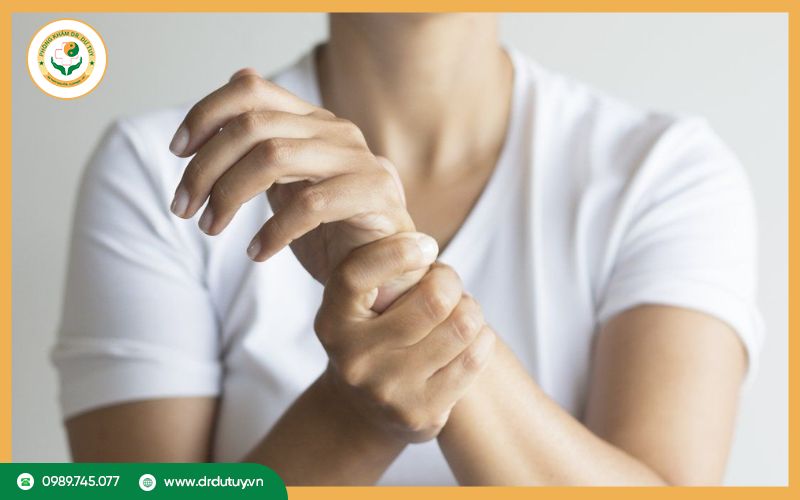 Cao dán trị tê bì chân tay 