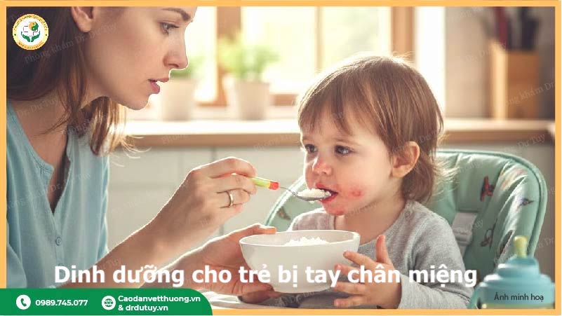 trẻ bị loét miệng khi mắc tay chân miệng